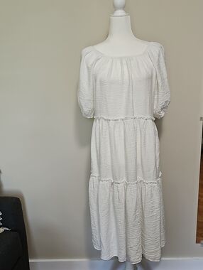 Lucy Paris White Tiered Puff-Sleeve Maxi Dress